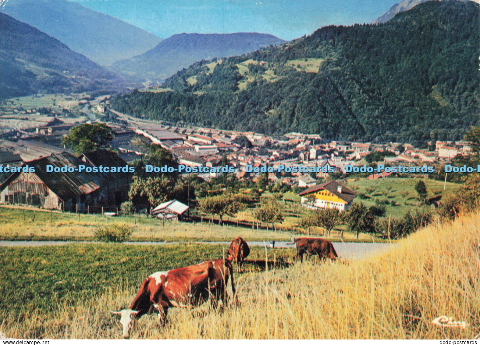 D262566 Ugine Savoie Panorama sur les Fontaines d Ugine Cim