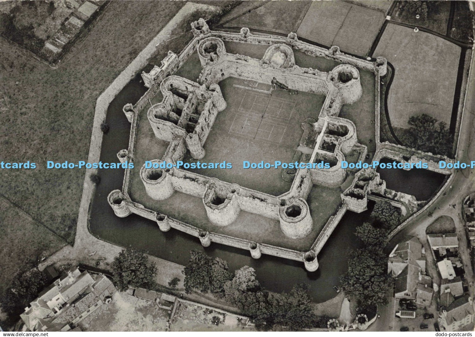 D264748 Anglesey Beaumaris Castle Crown