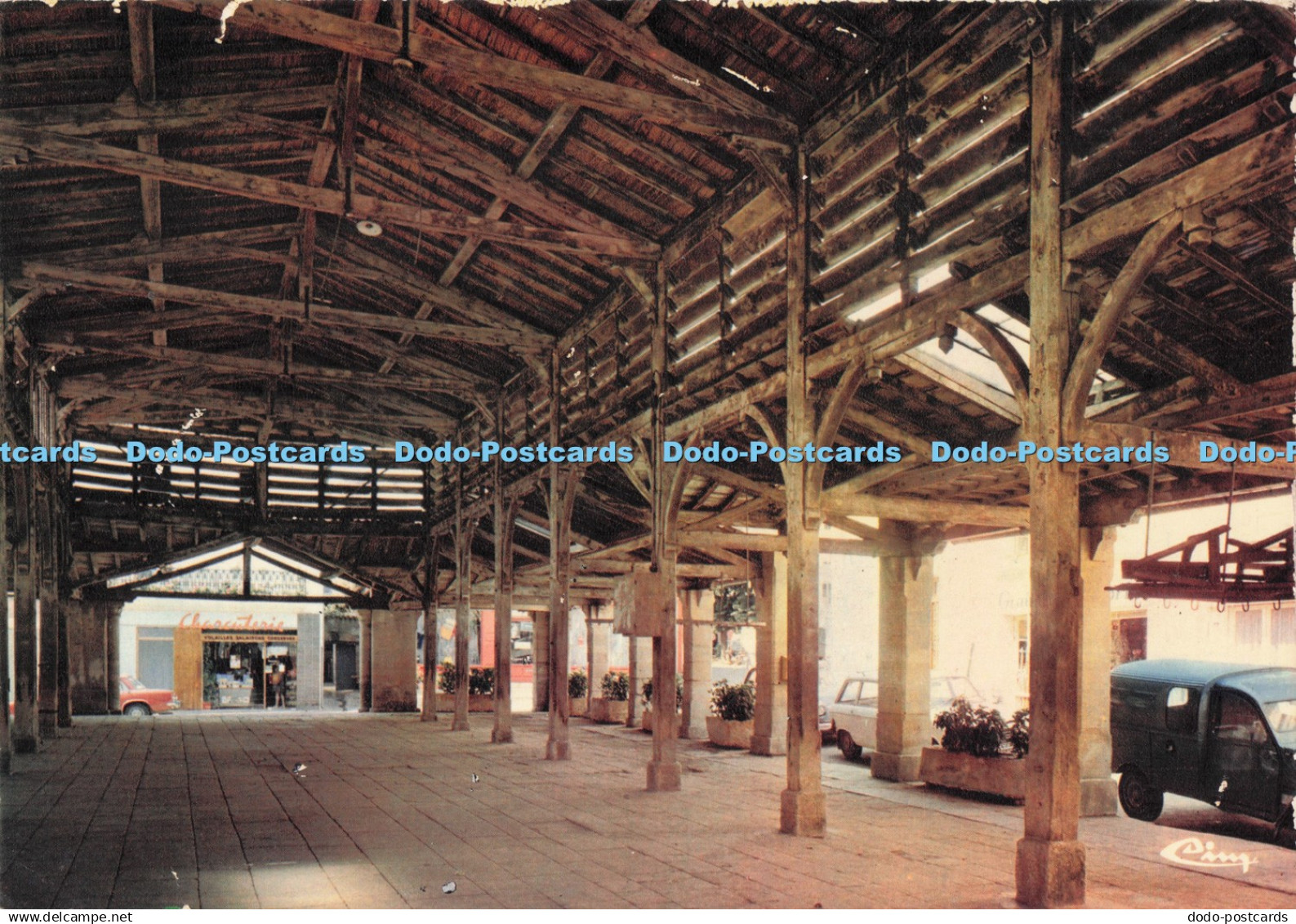 D292134 Lusignan. Vienne. Les Halles. Cim. spadem