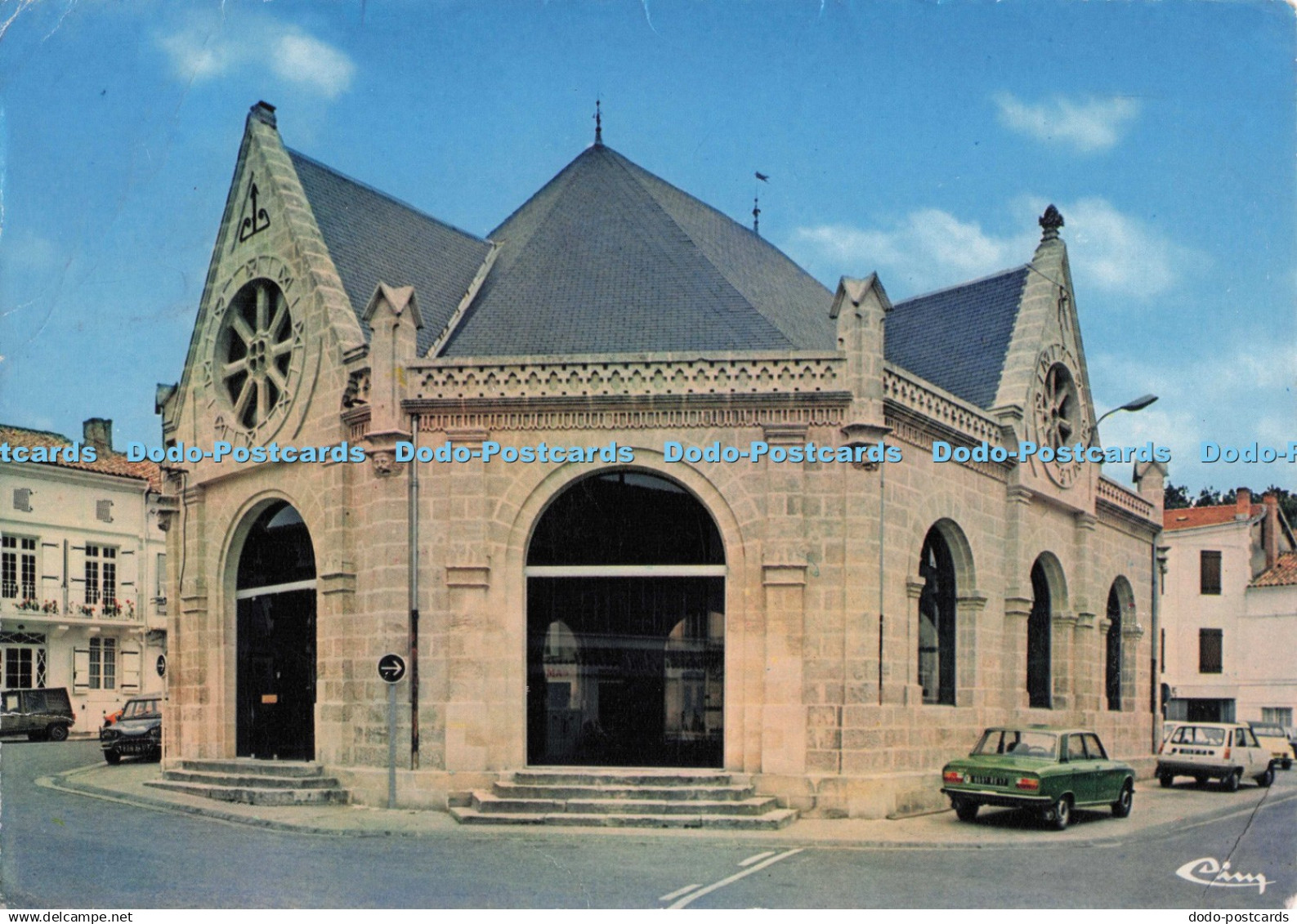 D298266 Montendre les Pins. Les Halles. Combier Imprimeur Macon. Cim. 1980