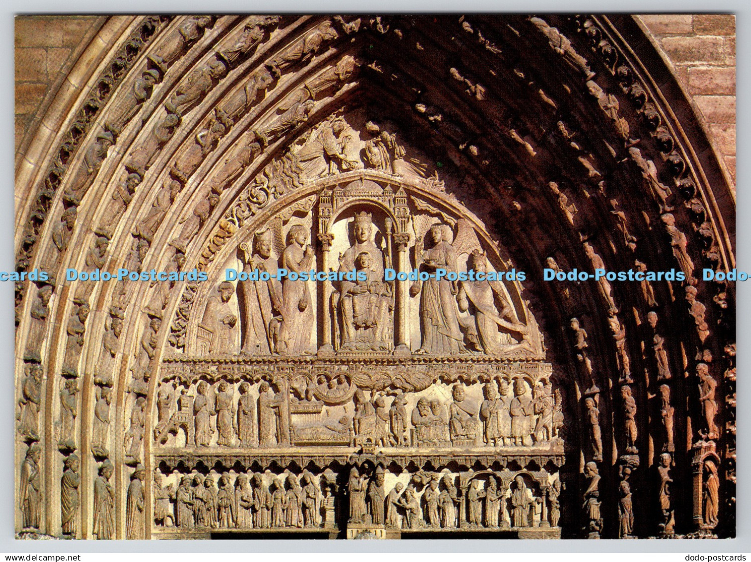 D303133 Cathedrale Notre Dame de Paris Sculpture romane reemployee au 13 siecle