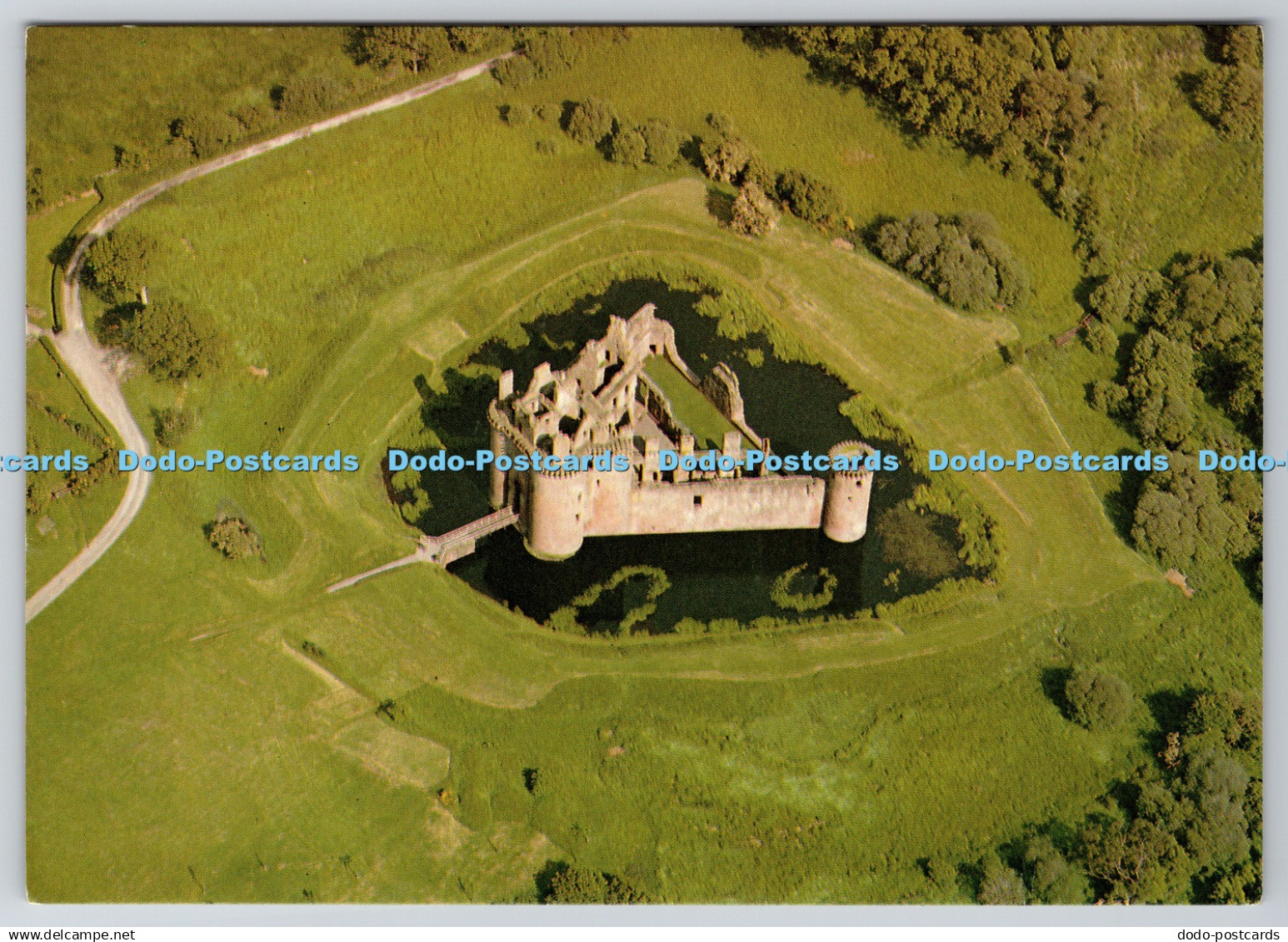 D308392 Scotland Dumfriesshire Caerlaverock Castle Crown No 3 Vintage Card