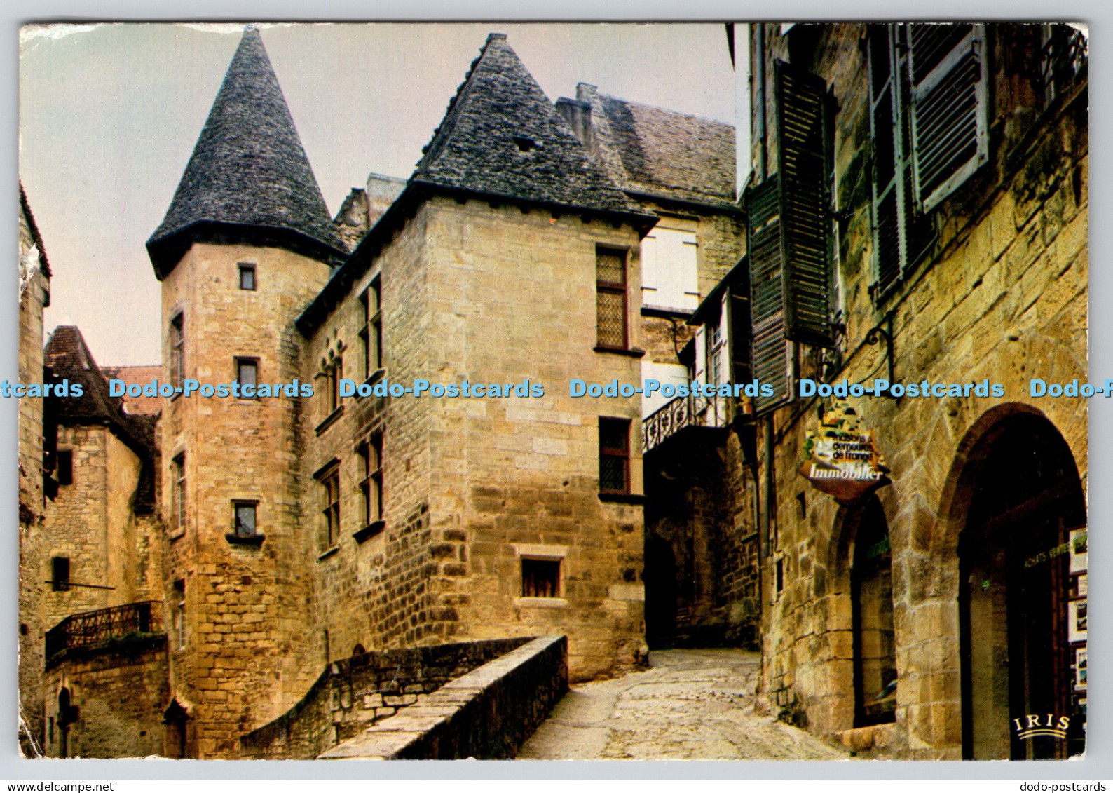 D315664 Dordogne. Sarlat en Perigord. La Rue Magnana. IRIS. Cap Theojac. Panazol