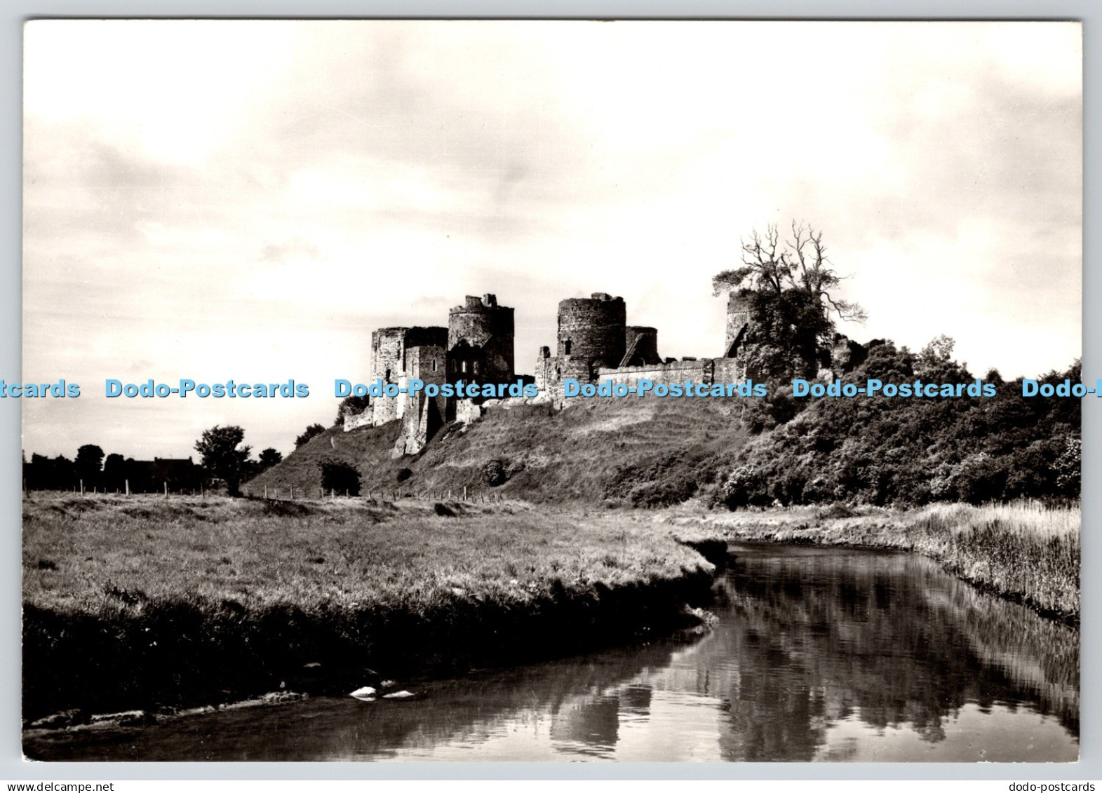 D320095 Carmarthenshire. Kidwelly Castle. From The North East. Crown