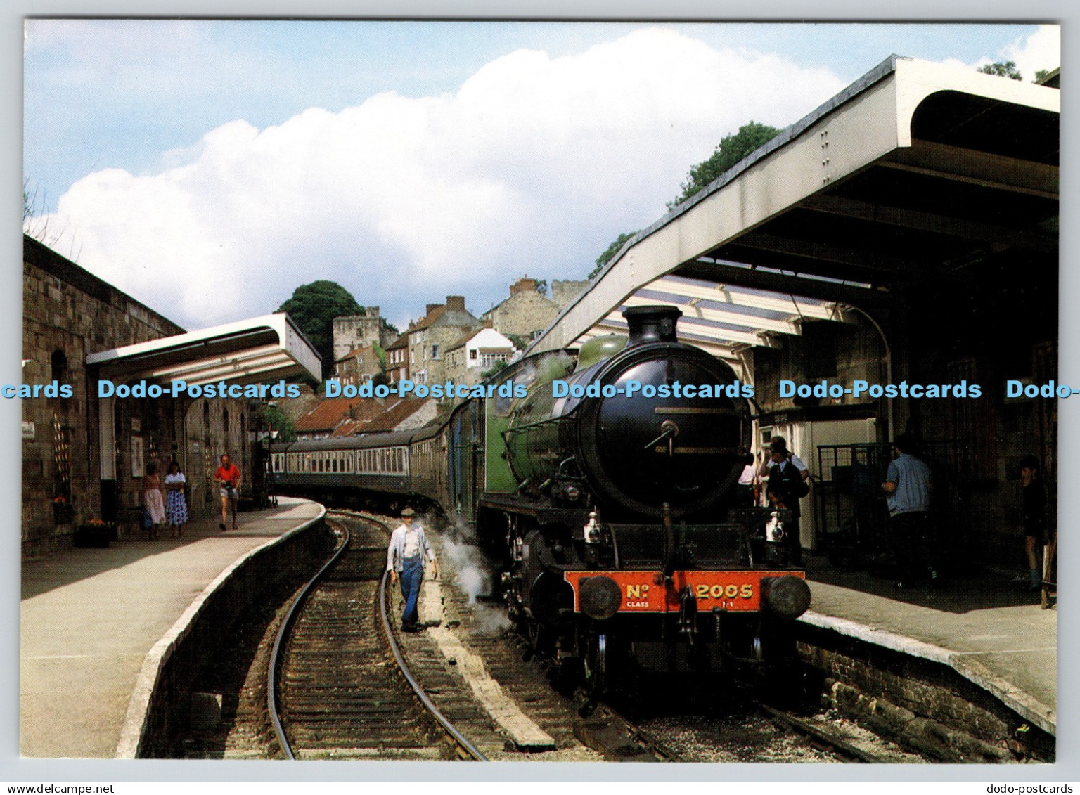 D332823 North Yorkshire. Pickering Station. North Yorkshire Moors Railway. Judge