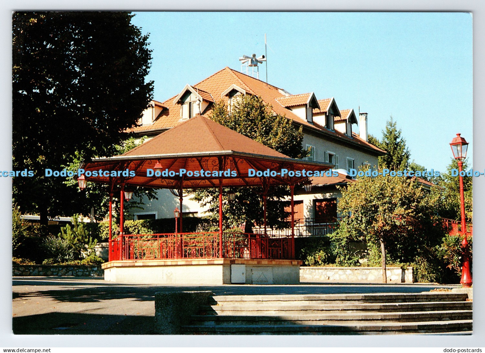 D335616 Claix. La Place Hector Berlioz et le Kiosque. Flash Cartes