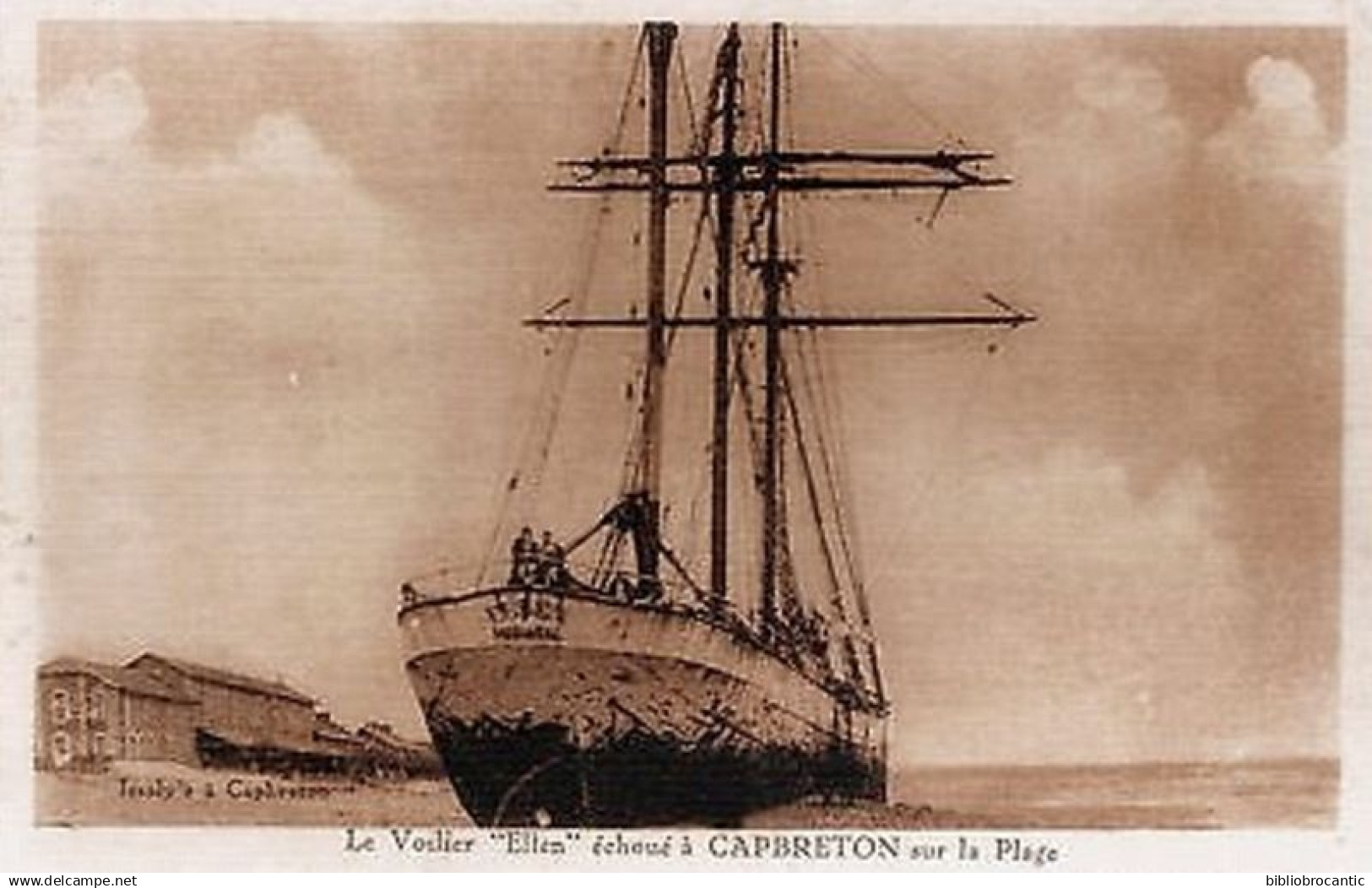 D40 - CAPBRETON  < LE VOILIER "ELLEN" ECHOUE A CAPBRETON SUR LA PLAGE