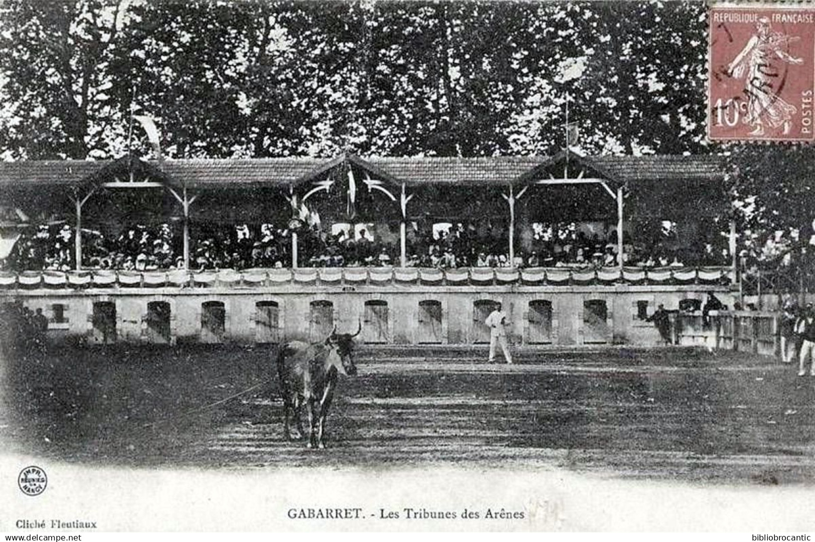 D40 - GABARRET - LES TRIBUNES DES ARENES  < VUE D'UNE COURSE LANDAISE