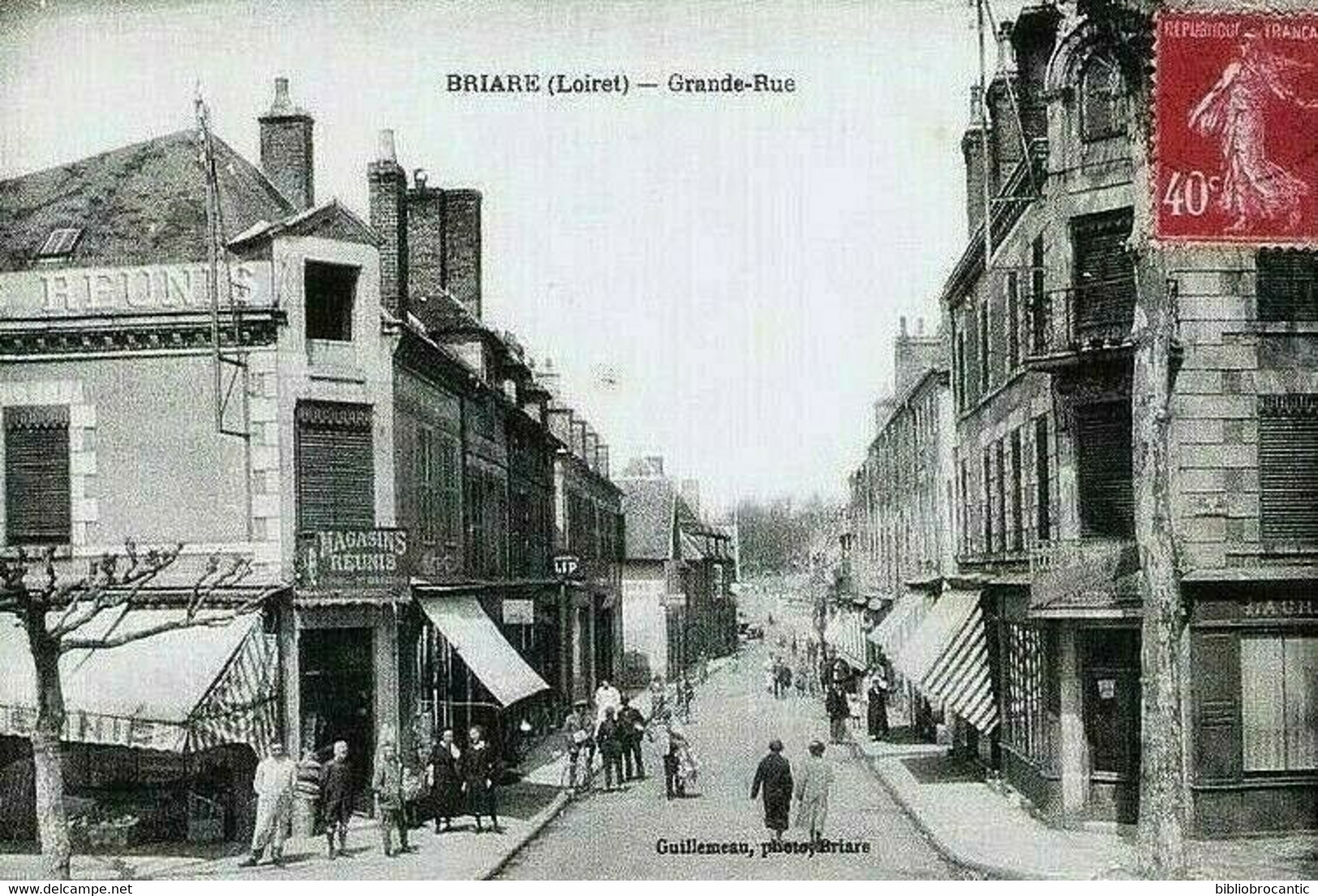 D45 - BRIARE < VUE ANIMEE DE LA GRANDE RUE + Magasins