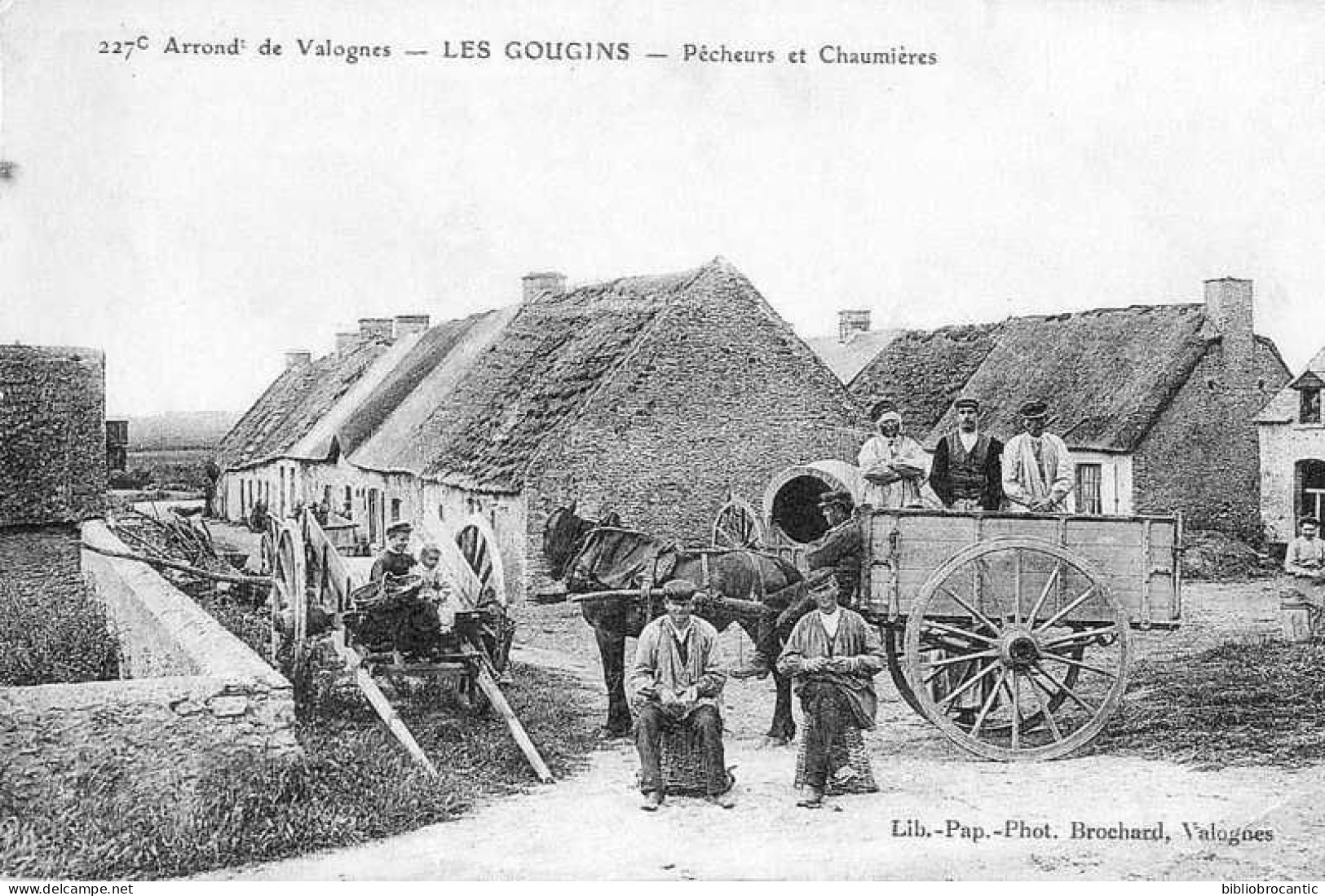 D50 /Arrond. de VALOGNES - LES GOUGINS - PECHEURS et CHAUMIERES