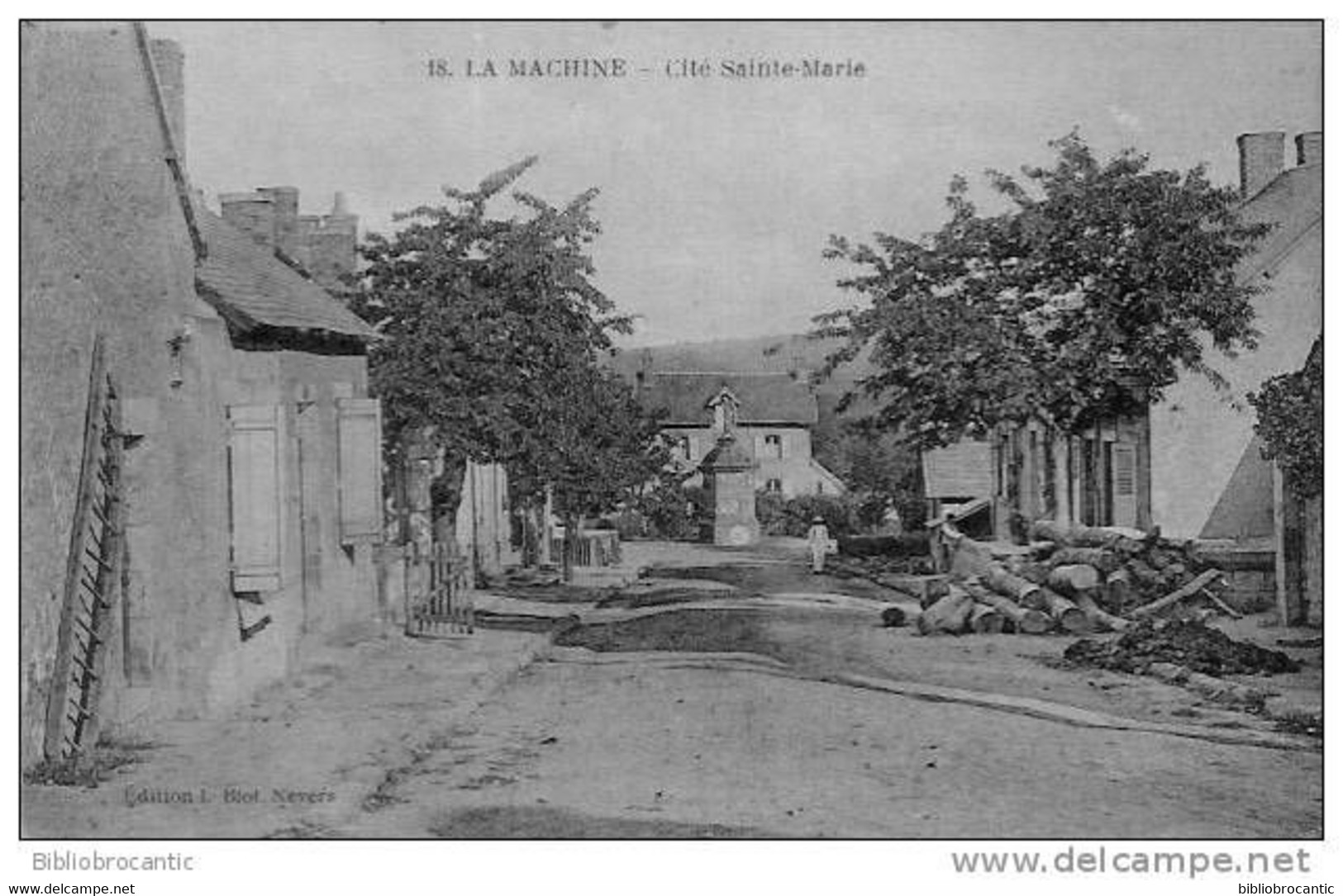 D58 - LA MACHINE < VUE DE LA CITE SAINT-MARIE