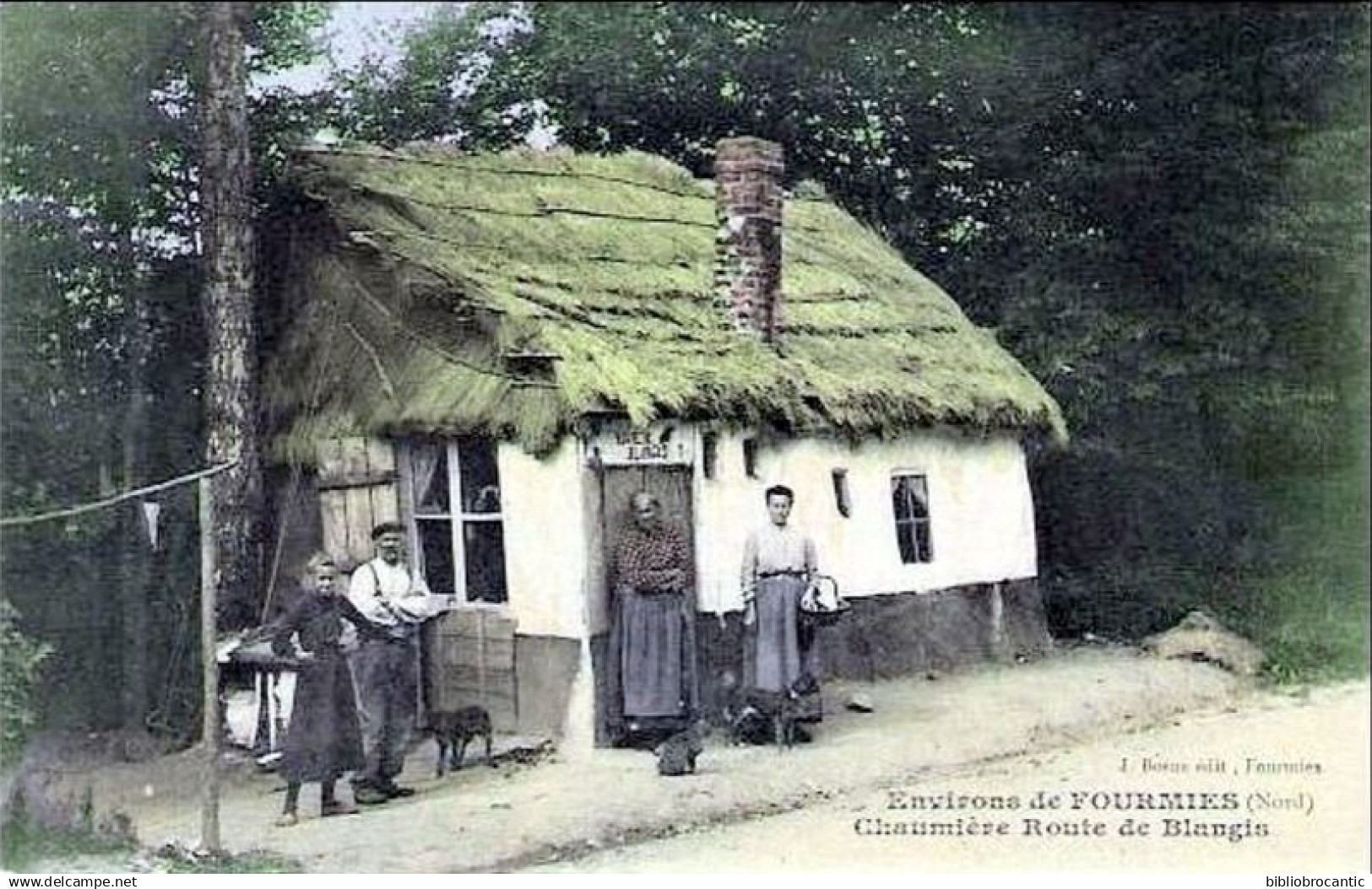 D59 - ENVIRONS DE FOURMIES - CHAUMIERE ET SES HABITANTS, ROUTE DE BLANGIS