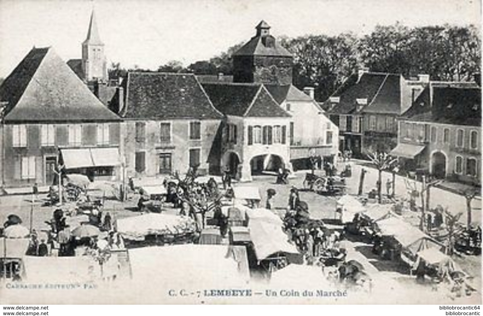 D64 - < LEMBEYE  < Vue animée - UN COIN DU MARCHE