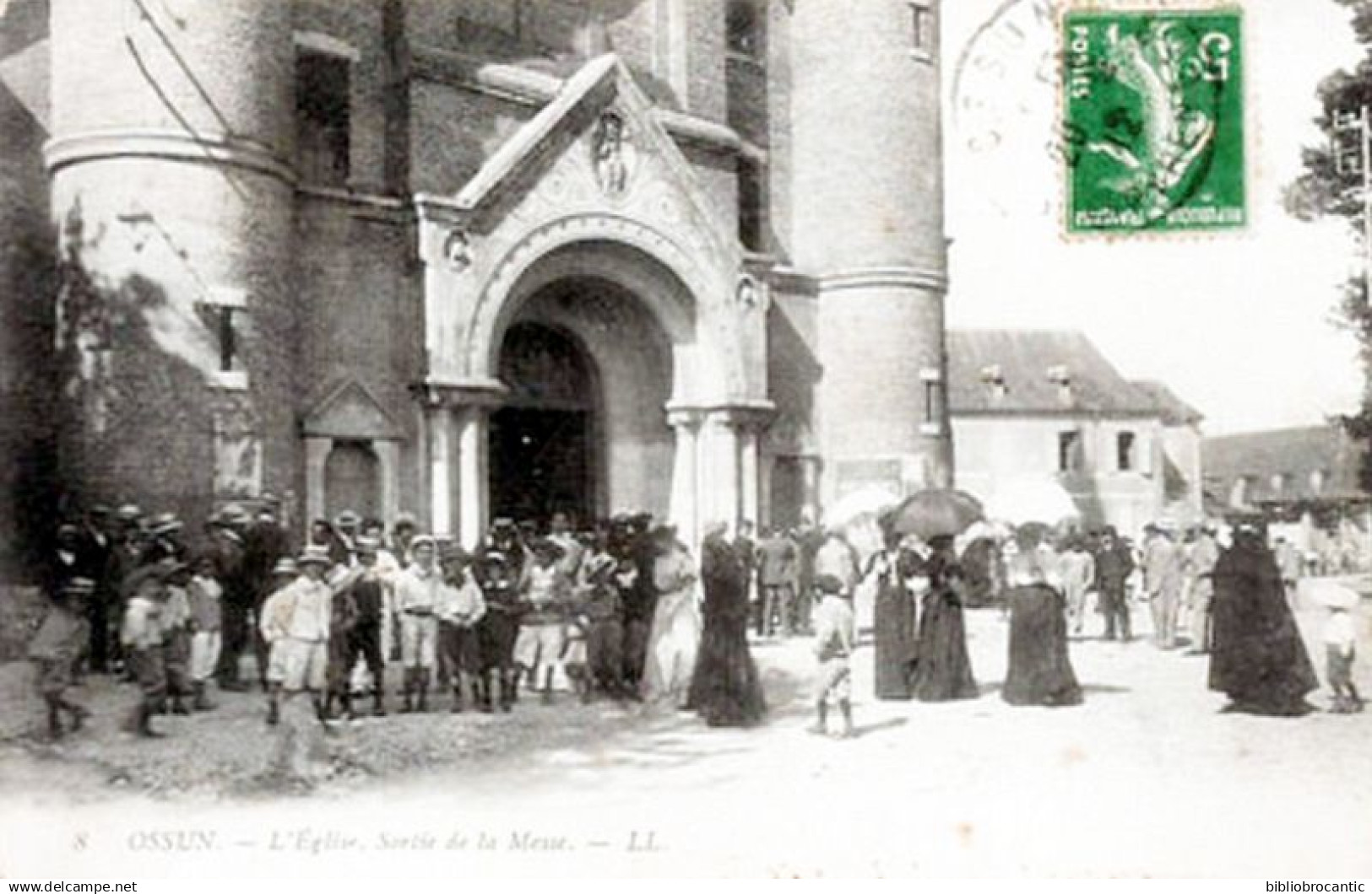 D65 HAUTES PYRENEES < OSSUN - L'EGLISE, SORTIE DE MESSE