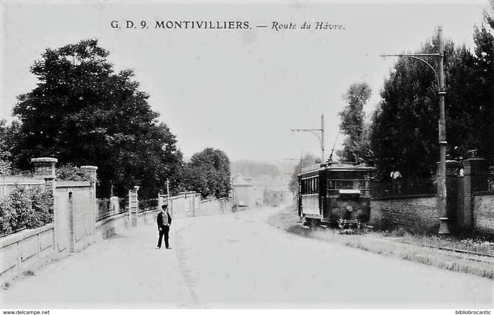 D76 - MONTIVILLIERS - ROUTE DU HAVRE - VUE ANIMEE AVEC LE TRAMWAY