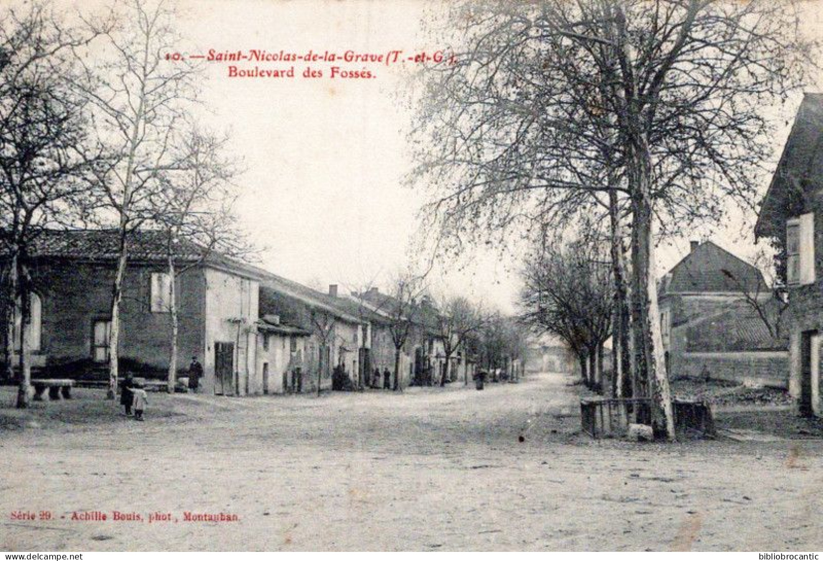 D82 SAINT-NICOLAS-DE-LA-GRAVE < Vue animée du BOULEVARD DES FOSSES