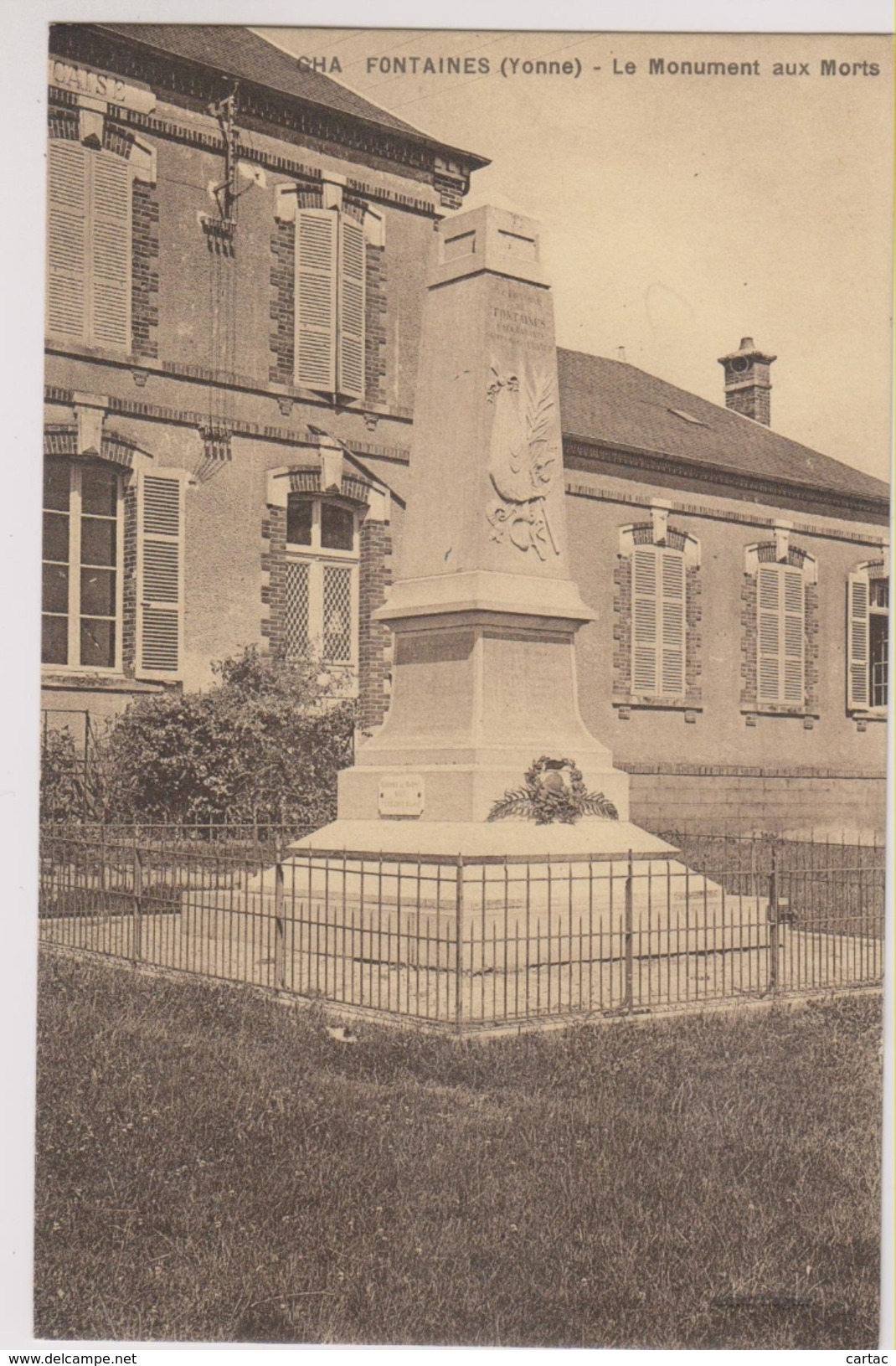 D89 - FONTAINES - LE MONUMENT AUX MORTS