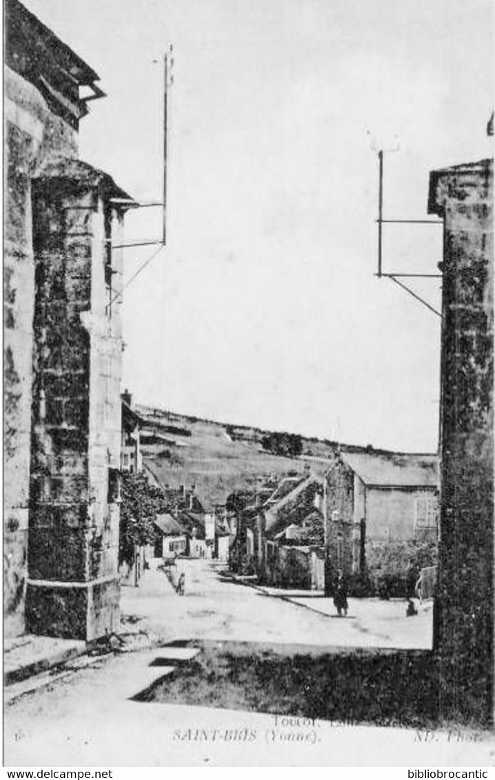 D89 - SAINT BRIS LE VINEUX < VUE DE LA RUE PRINCIPALE