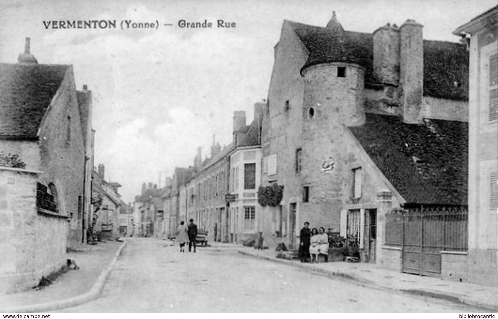 D89 YONNE - VERMENTON < VUE ANIMEE DE LA GRANDE RUE