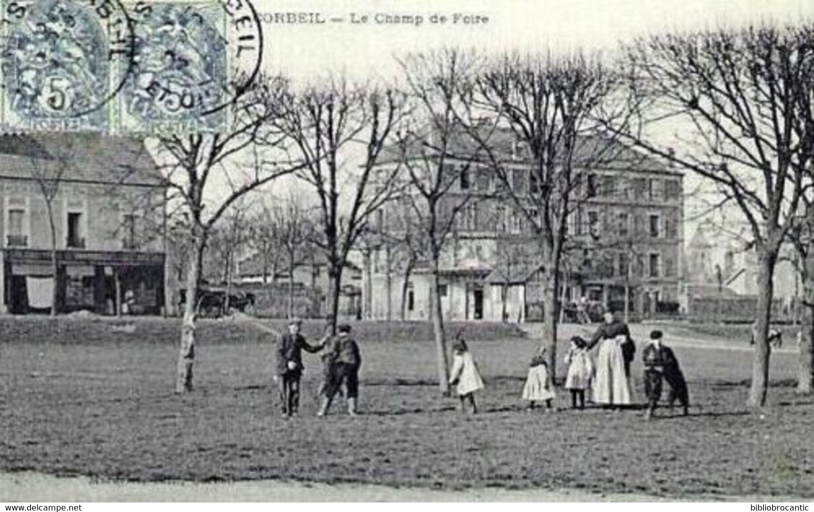 D91 - CORBEIL ESSONNES < VUE ANIMEE DU CHAMP DE FOIRE +Commerce Epicerie,Bar