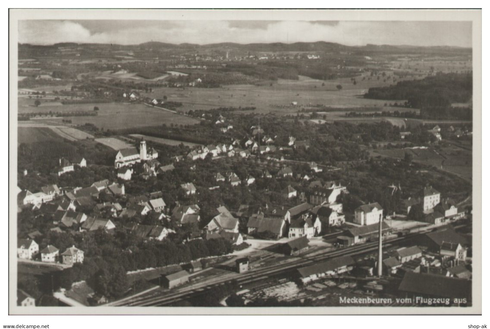D929/ Meckenbeuren mit Bahnhof Foto  AK Luftbild  ca.1935