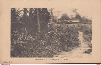 1915. DAHOMEY. Postcard (DAHOMEY. 35. BOKOUTOU. La Halte) interesting card with garden motive ... (Michel 46) - JF437183