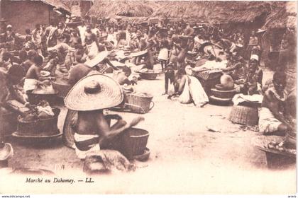 AFRIQUE DAHOME - la marché  animée  belle