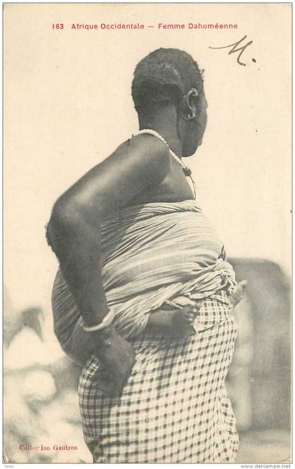 Femme Dahomeenne , *7749