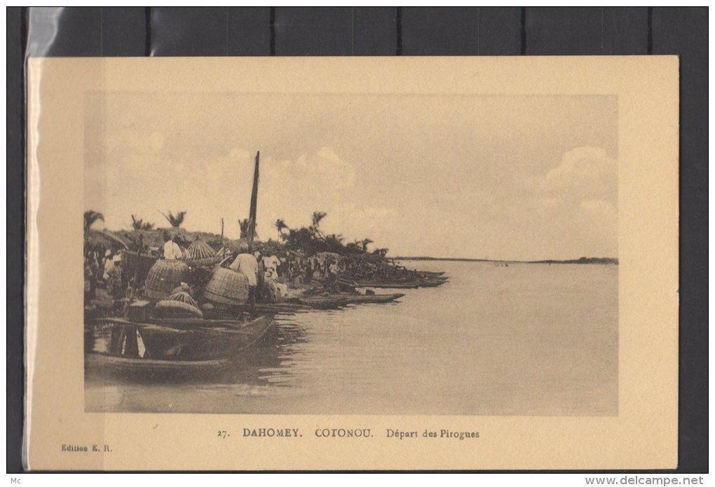 Dahomey - Cotonou - Départ des Pirogues