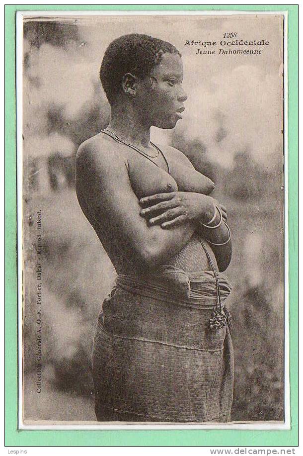 DAHOMEY -- Jeune Dahoméenne