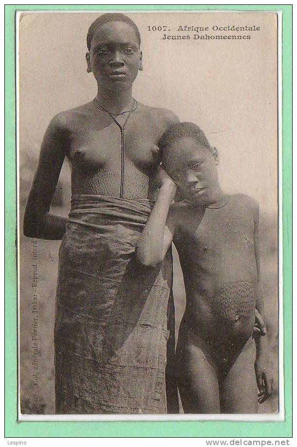 DAHOMEY -- Jeunes Dahomeennes