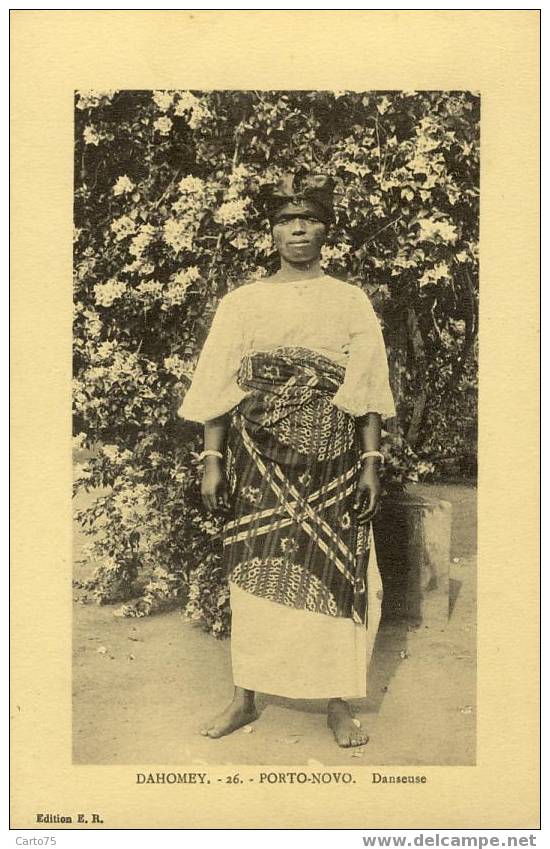 DAHOMEY - Porto-Novo - Danseuse