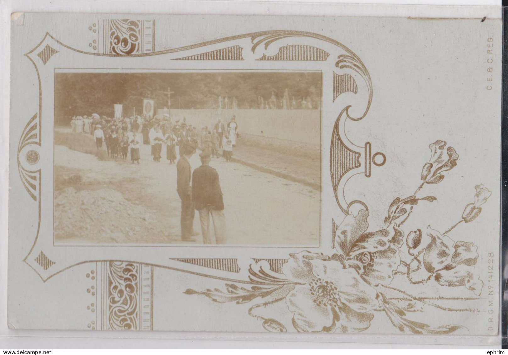 Dammartin-en-Goële Othis Carte-photo d'une Procession Religieuse depuis l'Eglise Saint-Jean en 1906