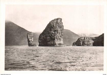 P-25-Fo-Bi- 6832 : PHOTOGRAPHIE ILES FEROË.. DRANGARNIR