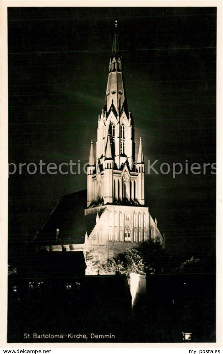 Demmin Mecklenburg Vorpommern St Bartolomae Kirche Nachtaufnahme