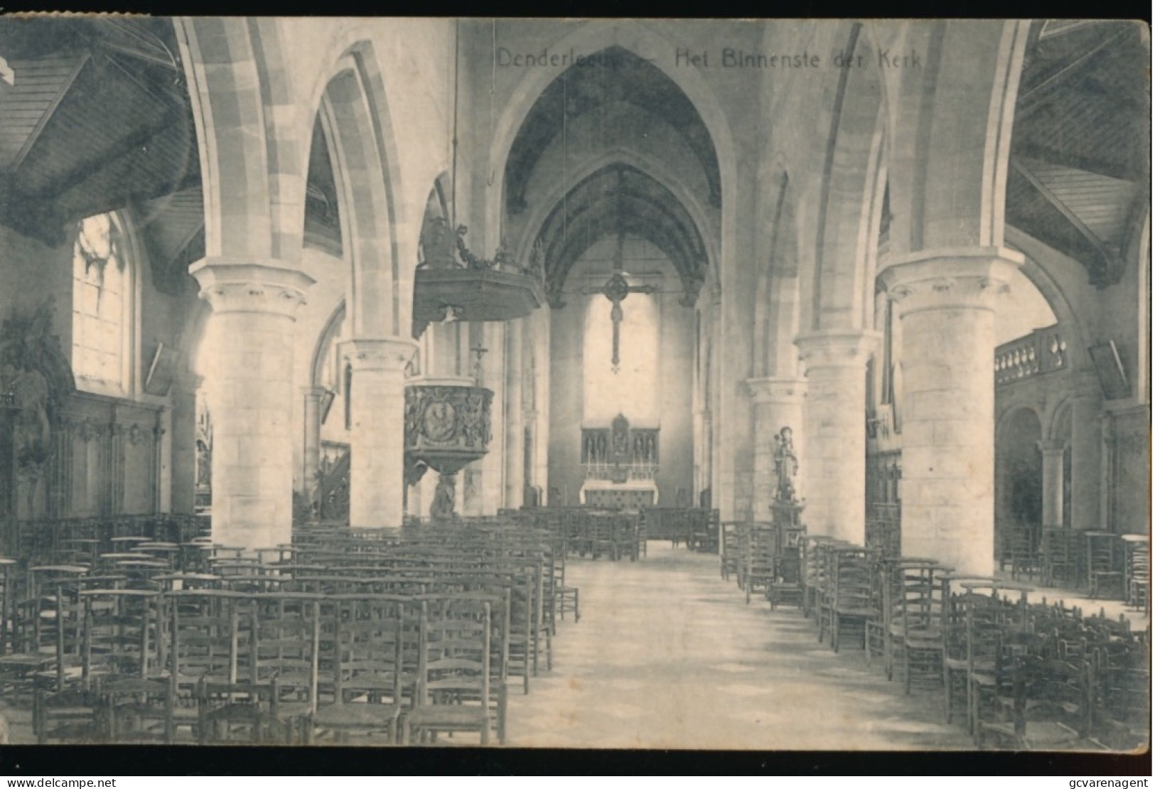 DENDERLEEUW   HET BINNENSTE DER KERK