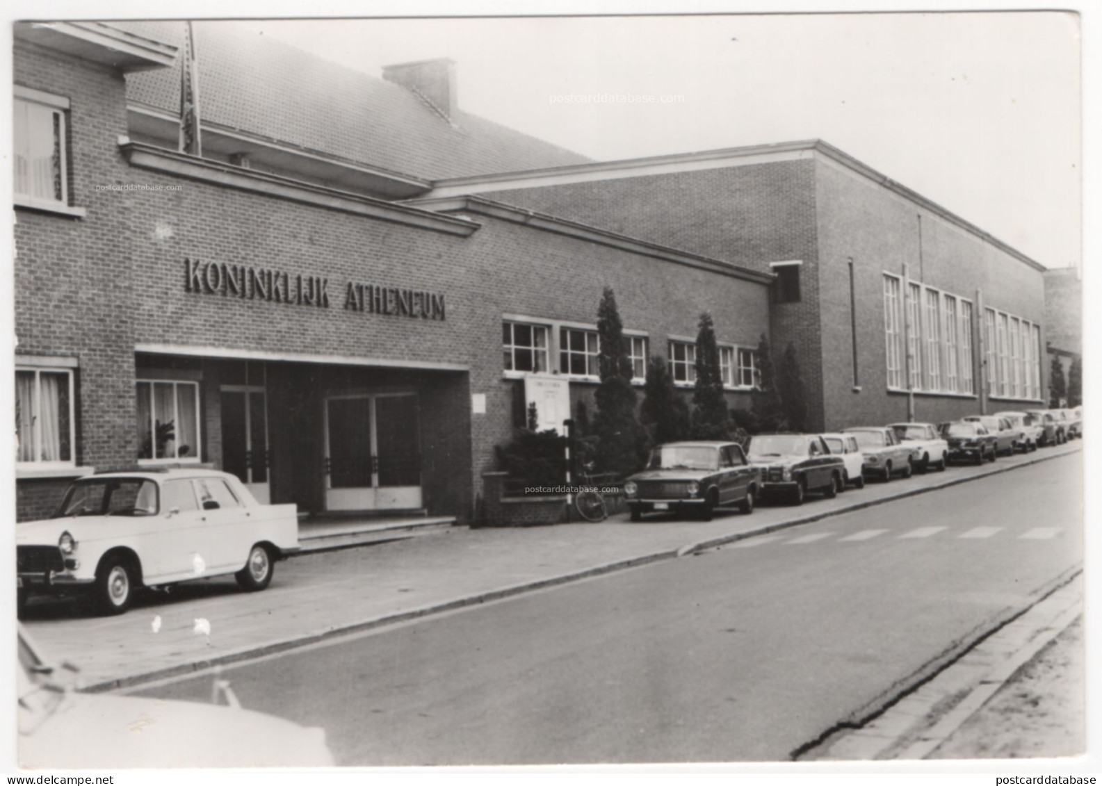 Denderleeuw - Koninklijk Atheneum - & school, old cars, architecture
