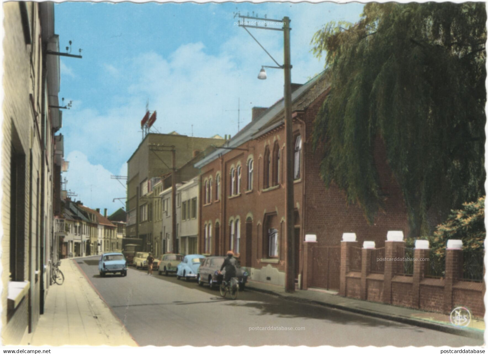 Denderleeuw - Rodenbach straat - & old cars, bicycle