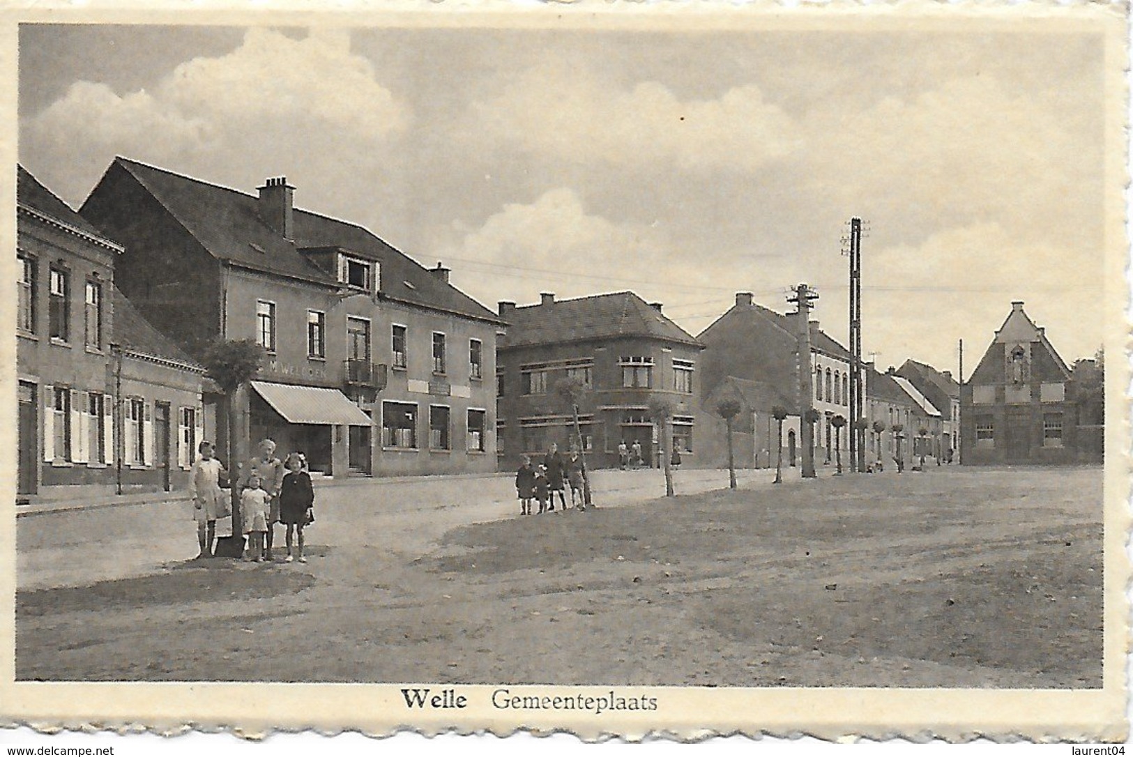 DENDERLEEUW.  WELL. GEMEENTEPLAATS. BELLE ANIMATION.