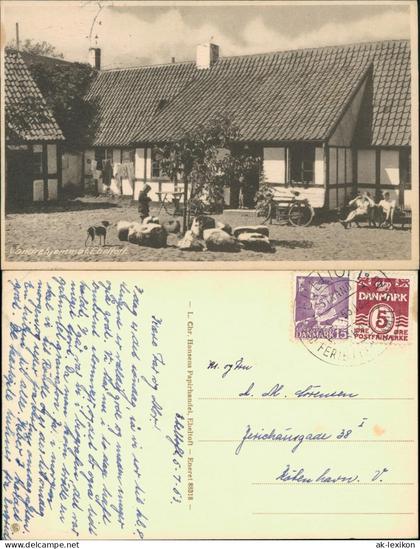 Postcard Ebeltoft Ortsansicht, Personen vor Wohnhaus 1953
