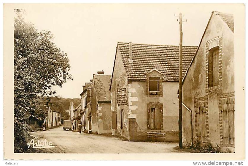 -departs div: - ref : DD772 - yonne - le vaudevanne - chailley - le centre - cafe chez suzy -