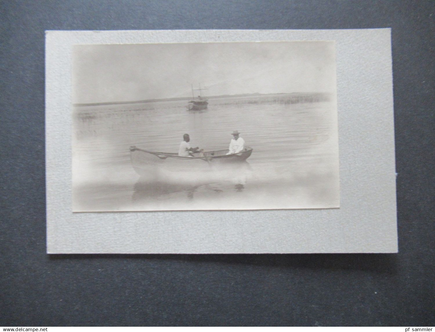Deutsches Reich Kolonien Afrika ?! um 1910 Foto aufgeklebt / Ruderboot / kleines Segelboot