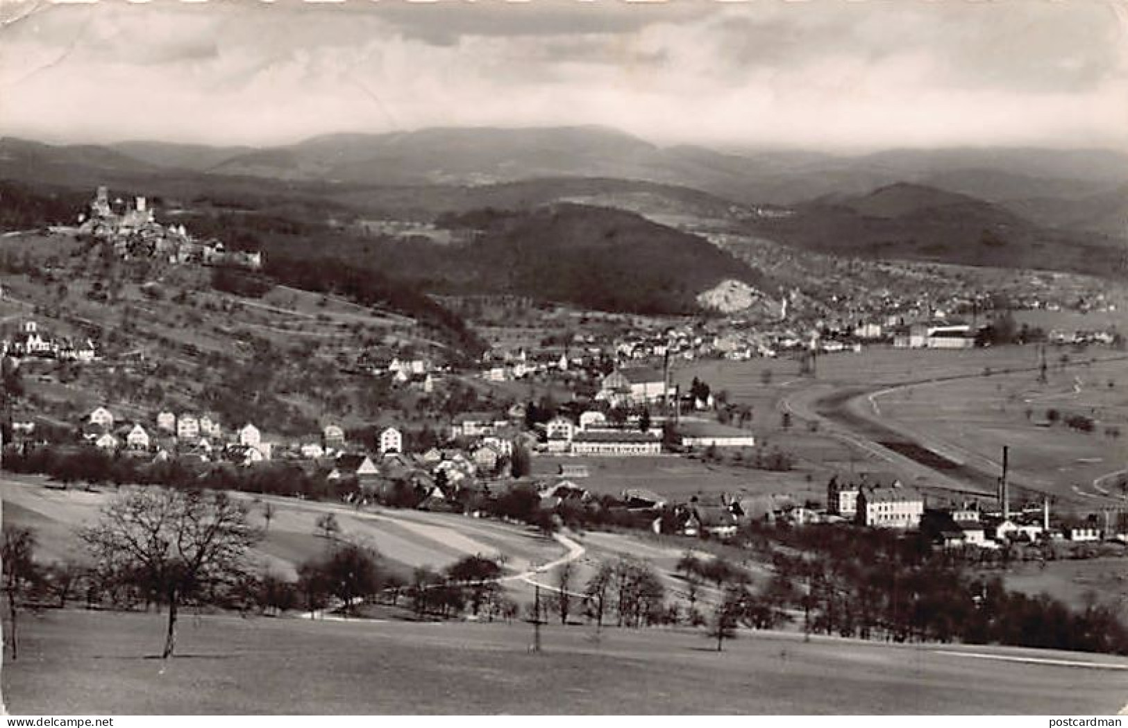 Deutschland - LÖRRACH - Blick ins Wiesental mit Röttler Schloß