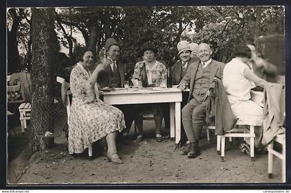 Foto-AK Alf /Bullay, Gasthaus an der Marienburg-Mosel, Gäste im Garten 1929