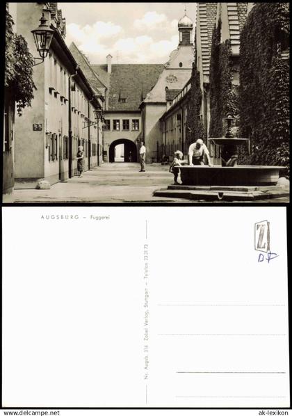 Ansichtskarte Augsburg Fuggerei, Personen an einem Brunnen 1960