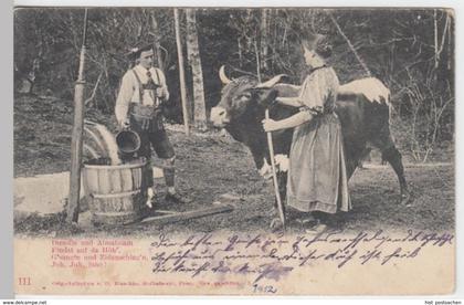 (8383) AK Bayerische Szenen >Dirndln und Almabuam um 1900