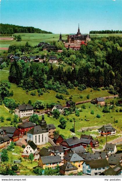 Lauenstein Oberfranken Blick ueber Lauenstein zur Burg