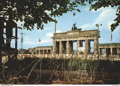 Berliner Mauer Berlin Wall Brandenburger Tor mit Mauer und Stacheldraht