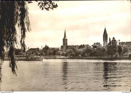 Koepenick Blick ueber die Dahme Fahrgastschiffe Kirchen