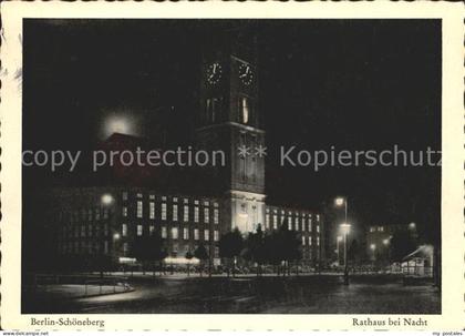 Schoeneberg Berlin Rathaus bei Nacht